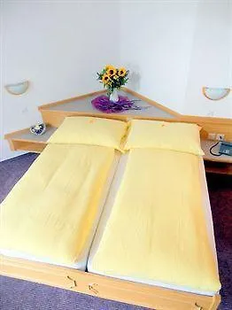 Berghof Garni - The Dom Collection 3* Зас-Фе