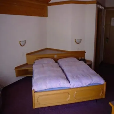 Berghof Garni - The Dom Collection Saas Fee