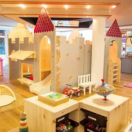 Berghof Garni - The Dom Collection Зас-Фе