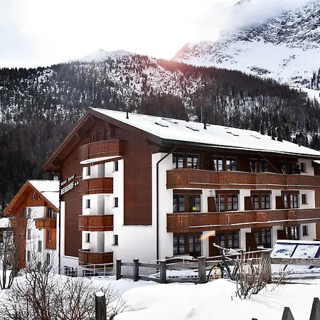 Berghof Garni - The Dom Collection Зас-Фе