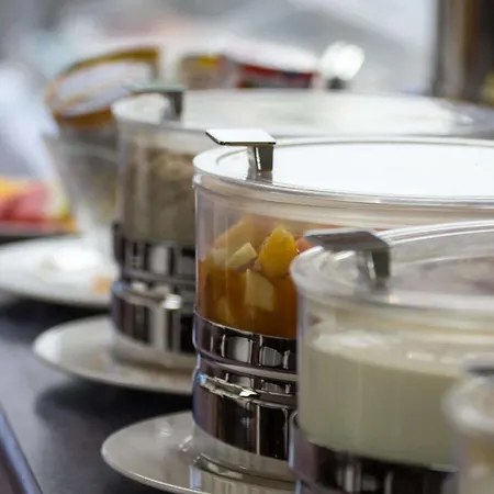 Berghof Garni - The Dom Collection Couette-café