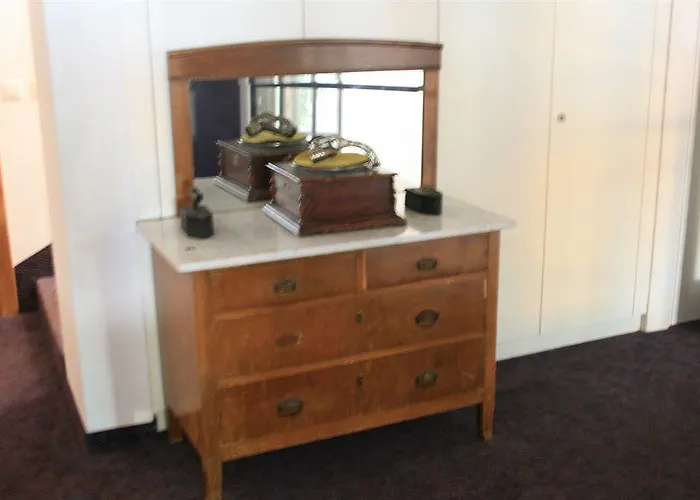 Berghof Garni - The Dom Collection Oda ve Kahvaltı