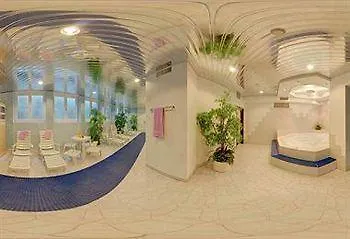 Oda ve Kahvaltı Berghof Garni - The Dom Collection 3*