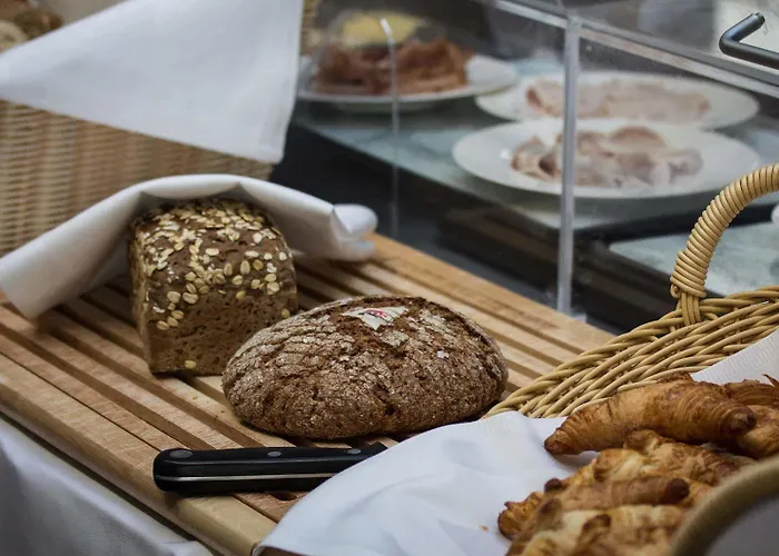 Oda ve Kahvaltı Berghof Garni - The Dom Collection 3*